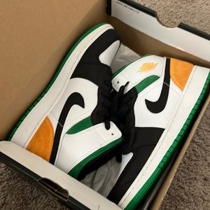 Air Jordan 1 mid SE GS ‘Oakland’